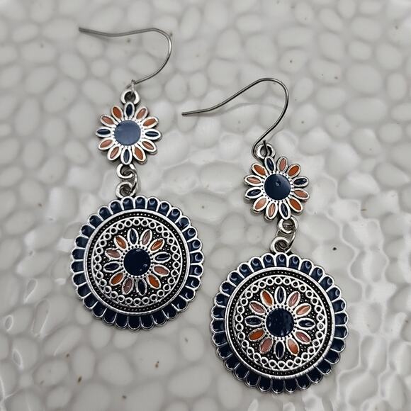 Boho Mandala Daisy Earrings - Picture 4 of 6